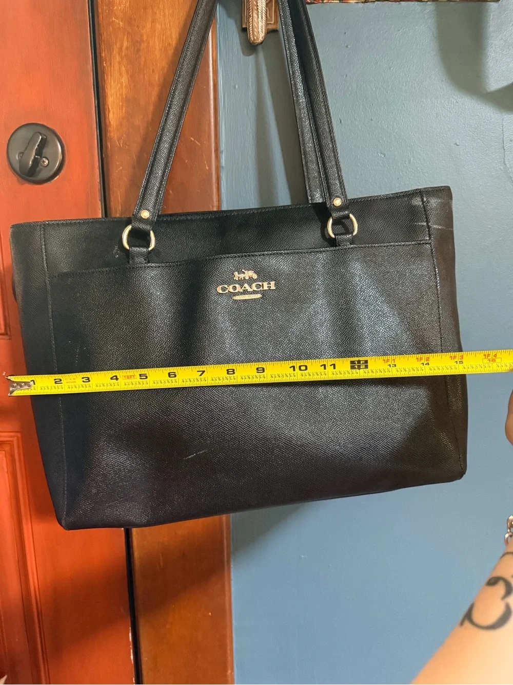 Coach Tote – Black Crossgrain Leather Shoulder Bag